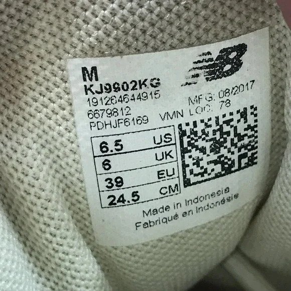 New Balance Youth 990V4 Athletic Running Shoe KJ9902kG Gold White size 6.5